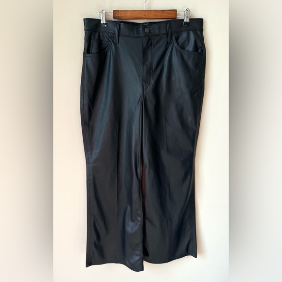Levi’s Premium 70s Flare Faux Leather Pant (size 32) - Picture 8 of 11
